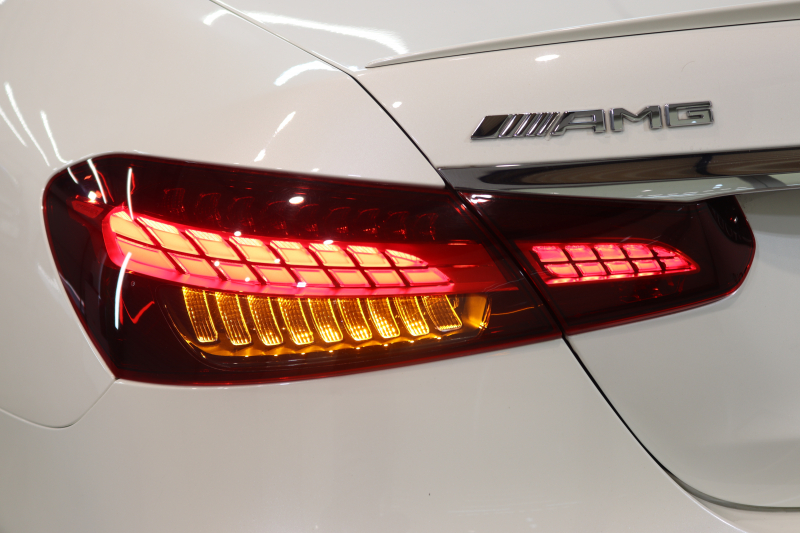 AMG Eクラス E53 4MATIC+ ｴｸｽｸﾙｰｼﾌﾞ&ﾚｰﾀﾞｰｾｰﾌﾃｨPKG　ISG搭載 後期 1ｵｰﾅｰ ｷｰﾚｽｺﾞｰ 黒本革 ﾍﾞﾝﾁﾚｰﾀｰ ﾊﾟﾉﾗﾏSR ﾍｯﾄﾞｱｯﾌﾟD MBUXﾅﾋﾞTV&ARﾅﾋﾞTV ｽﾏﾎ連携 ﾌﾞﾙﾒｽﾀｰ 360ｶﾒﾗ PTS LEDﾗｲﾄ ﾊﾝｽﾞﾌﾘｰA AMG専用装備&ﾁｭｰﾆﾝｸﾞ ﾜｲﾔﾚｽ充電 9AT　2年保証