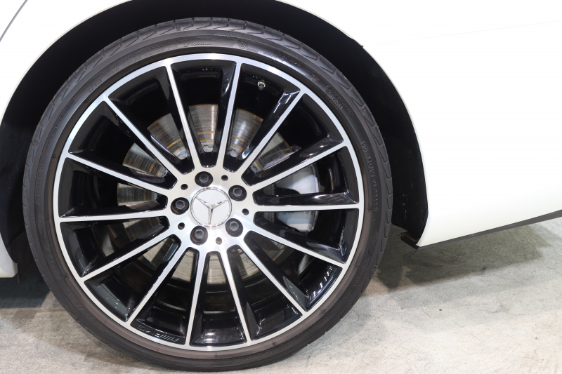 AMG Eクラス E53 4MATIC+ ｴｸｽｸﾙｰｼﾌﾞ&ﾚｰﾀﾞｰｾｰﾌﾃｨPKG　ISG搭載 後期 1ｵｰﾅｰ ｷｰﾚｽｺﾞｰ 黒本革 ﾍﾞﾝﾁﾚｰﾀｰ ﾊﾟﾉﾗﾏSR ﾍｯﾄﾞｱｯﾌﾟD MBUXﾅﾋﾞTV&ARﾅﾋﾞTV ｽﾏﾎ連携 ﾌﾞﾙﾒｽﾀｰ 360ｶﾒﾗ PTS LEDﾗｲﾄ ﾊﾝｽﾞﾌﾘｰA AMG専用装備&ﾁｭｰﾆﾝｸﾞ ﾜｲﾔﾚｽ充電 9AT　2年保証