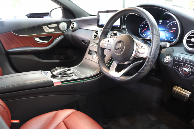 メルセデスベンツ Cクラス C200ｽﾃｰｼｮﾝﾜｺﾞﾝ AVG AMGﾗｲﾝ ﾚｻﾞｰｴｸｽｸﾙｰｼﾌﾞ&ﾚｰﾀﾞｰｾｰﾌﾃｨPKG　BSG搭載 後期 1ｵｰﾅｰ 赤本革 ﾊﾟﾉﾗﾏSR HUD HDDﾅﾋﾞTV ｽﾏﾎ連携 ﾌﾞﾙﾒｽﾀｰ ﾊﾞｯｸｶﾒﾗ PTS LEDﾗｲﾄ ﾊﾝｽﾞﾌﾘｰA AMGｴｱﾛ&18AW ｴｱｻｽ 9AT 希少色ｾﾚﾅｲﾄｸﾞﾚｰM　2年保証