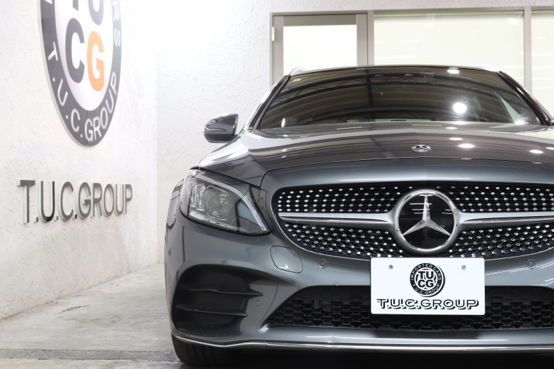 メルセデスベンツ Cクラス C200ｽﾃｰｼｮﾝﾜｺﾞﾝ AVG AMGﾗｲﾝ ﾚｻﾞｰｴｸｽｸﾙｰｼﾌﾞ&ﾚｰﾀﾞｰｾｰﾌﾃｨPKG　BSG搭載 後期 1ｵｰﾅｰ 赤本革 ﾊﾟﾉﾗﾏSR HUD HDDﾅﾋﾞTV ｽﾏﾎ連携 ﾌﾞﾙﾒｽﾀｰ ﾊﾞｯｸｶﾒﾗ PTS LEDﾗｲﾄ ﾊﾝｽﾞﾌﾘｰA AMGｴｱﾛ&18AW ｴｱｻｽ 9AT 希少色ｾﾚﾅｲﾄｸﾞﾚｰM　2年保証