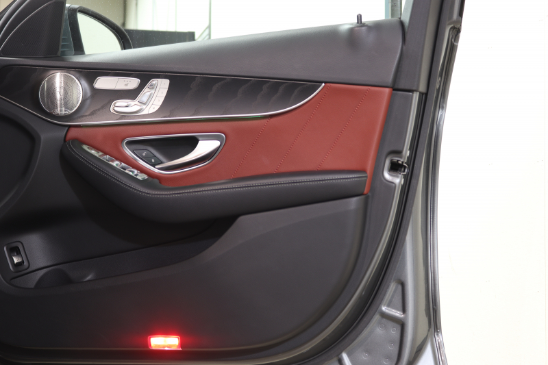 メルセデスベンツ Cクラス C200ｽﾃｰｼｮﾝﾜｺﾞﾝ AVG AMGﾗｲﾝ ﾚｻﾞｰｴｸｽｸﾙｰｼﾌﾞ&ﾚｰﾀﾞｰｾｰﾌﾃｨPKG　BSG搭載 後期 1ｵｰﾅｰ 赤本革 ﾊﾟﾉﾗﾏSR HUD HDDﾅﾋﾞTV ｽﾏﾎ連携 ﾌﾞﾙﾒｽﾀｰ ﾊﾞｯｸｶﾒﾗ PTS LEDﾗｲﾄ ﾊﾝｽﾞﾌﾘｰA AMGｴｱﾛ&18AW ｴｱｻｽ 9AT 希少色ｾﾚﾅｲﾄｸﾞﾚｰM　2年保証