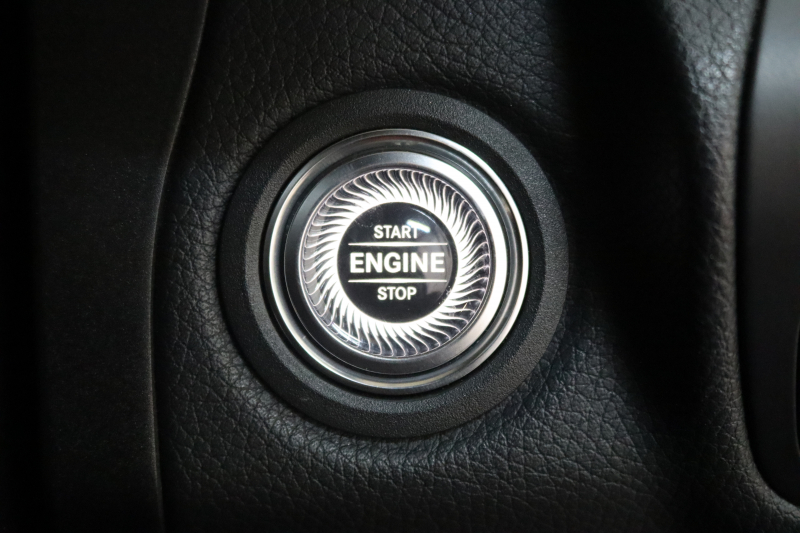 メルセデスベンツ Cクラス C200ｽﾃｰｼｮﾝﾜｺﾞﾝ AVG AMGﾗｲﾝ ﾚｻﾞｰｴｸｽｸﾙｰｼﾌﾞ&ﾚｰﾀﾞｰｾｰﾌﾃｨPKG　BSG搭載 後期 1ｵｰﾅｰ 赤本革 ﾊﾟﾉﾗﾏSR HUD HDDﾅﾋﾞTV ｽﾏﾎ連携 ﾌﾞﾙﾒｽﾀｰ ﾊﾞｯｸｶﾒﾗ PTS LEDﾗｲﾄ ﾊﾝｽﾞﾌﾘｰA AMGｴｱﾛ&18AW ｴｱｻｽ 9AT 希少色ｾﾚﾅｲﾄｸﾞﾚｰM　2年保証