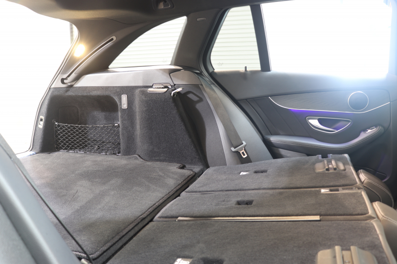 メルセデスベンツ Cクラス C220dｽﾃｰｼｮﾝﾜｺﾞﾝ AVG AMGﾗｲﾝ ﾚｰﾀﾞｰｾｰﾌﾃｨPKG　後期 MEｺﾈｸﾄ ｷｰﾚｽｺﾞｰ 黒革 HDDﾅﾋﾞTV ｽﾏﾎ連携 ﾊﾞｯｸｶﾒﾗ PTS LEDﾗｲﾄ 自動Rｹﾞｰﾄ AMGｴｱﾛ&18AW ｴｱｻｽ 9AT　2年保証