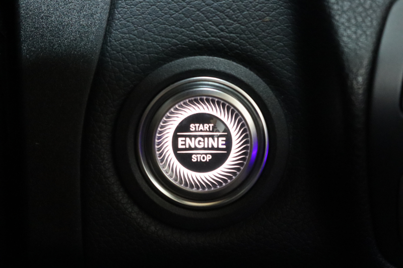 メルセデスベンツ Cクラス C220dｽﾃｰｼｮﾝﾜｺﾞﾝ AVG AMGﾗｲﾝ ﾚｰﾀﾞｰｾｰﾌﾃｨPKG　後期 MEｺﾈｸﾄ ｷｰﾚｽｺﾞｰ 黒革 HDDﾅﾋﾞTV ｽﾏﾎ連携 ﾊﾞｯｸｶﾒﾗ PTS LEDﾗｲﾄ 自動Rｹﾞｰﾄ AMGｴｱﾛ&18AW ｴｱｻｽ 9AT　2年保証