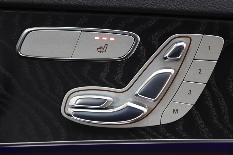 メルセデスベンツ Cクラス C220dｽﾃｰｼｮﾝﾜｺﾞﾝ AVG AMGﾗｲﾝ ﾚｰﾀﾞｰｾｰﾌﾃｨPKG　後期 MEｺﾈｸﾄ ｷｰﾚｽｺﾞｰ 黒革 HDDﾅﾋﾞTV ｽﾏﾎ連携 ﾊﾞｯｸｶﾒﾗ PTS LEDﾗｲﾄ 自動Rｹﾞｰﾄ AMGｴｱﾛ&18AW ｴｱｻｽ 9AT　2年保証