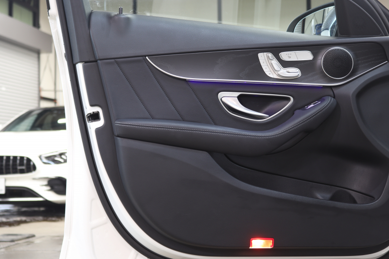 メルセデスベンツ Cクラス C220dｽﾃｰｼｮﾝﾜｺﾞﾝ AVG AMGﾗｲﾝ ﾚｰﾀﾞｰｾｰﾌﾃｨPKG　後期 MEｺﾈｸﾄ ｷｰﾚｽｺﾞｰ 黒革 HDDﾅﾋﾞTV ｽﾏﾎ連携 ﾊﾞｯｸｶﾒﾗ PTS LEDﾗｲﾄ 自動Rｹﾞｰﾄ AMGｴｱﾛ&18AW ｴｱｻｽ 9AT　2年保証