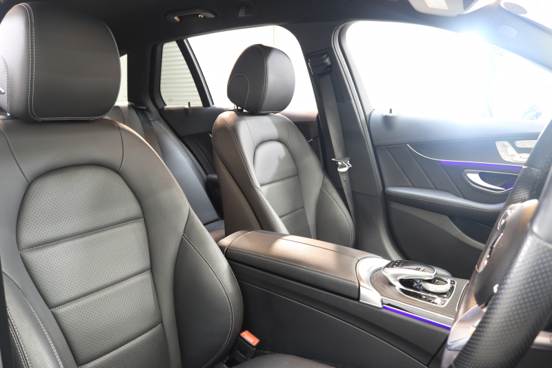 メルセデスベンツ Cクラス C220dｽﾃｰｼｮﾝﾜｺﾞﾝ AVG AMGﾗｲﾝ ﾚｰﾀﾞｰｾｰﾌﾃｨPKG　後期 MEｺﾈｸﾄ ｷｰﾚｽｺﾞｰ 黒革 HDDﾅﾋﾞTV ｽﾏﾎ連携 ﾊﾞｯｸｶﾒﾗ PTS LEDﾗｲﾄ 自動Rｹﾞｰﾄ AMGｴｱﾛ&18AW ｴｱｻｽ 9AT　2年保証