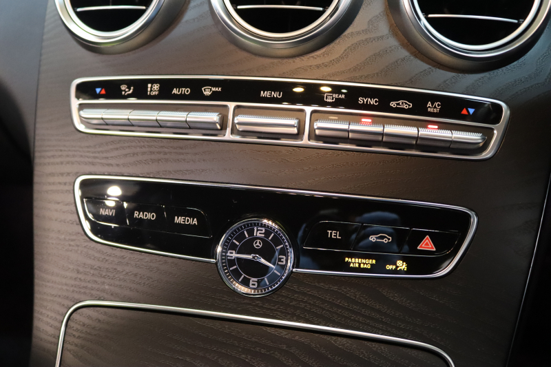 メルセデスベンツ Cクラス C220dｽﾃｰｼｮﾝﾜｺﾞﾝ AVG AMGﾗｲﾝ ﾚｰﾀﾞｰｾｰﾌﾃｨPKG　後期 MEｺﾈｸﾄ ｷｰﾚｽｺﾞｰ 黒革 HDDﾅﾋﾞTV ｽﾏﾎ連携 ﾊﾞｯｸｶﾒﾗ PTS LEDﾗｲﾄ 自動Rｹﾞｰﾄ AMGｴｱﾛ&18AW ｴｱｻｽ 9AT　2年保証