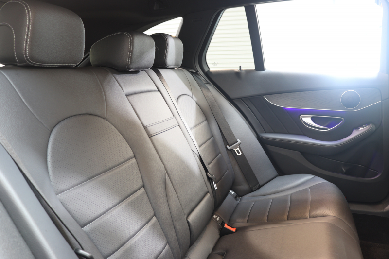 メルセデスベンツ Cクラス C220dｽﾃｰｼｮﾝﾜｺﾞﾝ AVG AMGﾗｲﾝ ﾚｰﾀﾞｰｾｰﾌﾃｨPKG　後期 MEｺﾈｸﾄ ｷｰﾚｽｺﾞｰ 黒革 HDDﾅﾋﾞTV ｽﾏﾎ連携 ﾊﾞｯｸｶﾒﾗ PTS LEDﾗｲﾄ 自動Rｹﾞｰﾄ AMGｴｱﾛ&18AW ｴｱｻｽ 9AT　2年保証