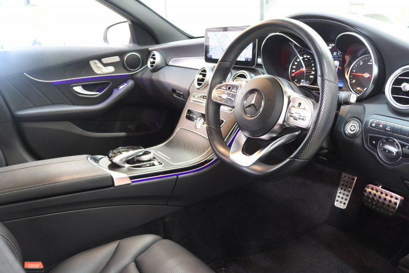 メルセデスベンツ Cクラス C220dｽﾃｰｼｮﾝﾜｺﾞﾝ AVG AMGﾗｲﾝ ﾚｰﾀﾞｰｾｰﾌﾃｨPKG　後期 MEｺﾈｸﾄ ｷｰﾚｽｺﾞｰ 黒革 HDDﾅﾋﾞTV ｽﾏﾎ連携 ﾊﾞｯｸｶﾒﾗ PTS LEDﾗｲﾄ 自動Rｹﾞｰﾄ AMGｴｱﾛ&18AW ｴｱｻｽ 9AT　2年保証