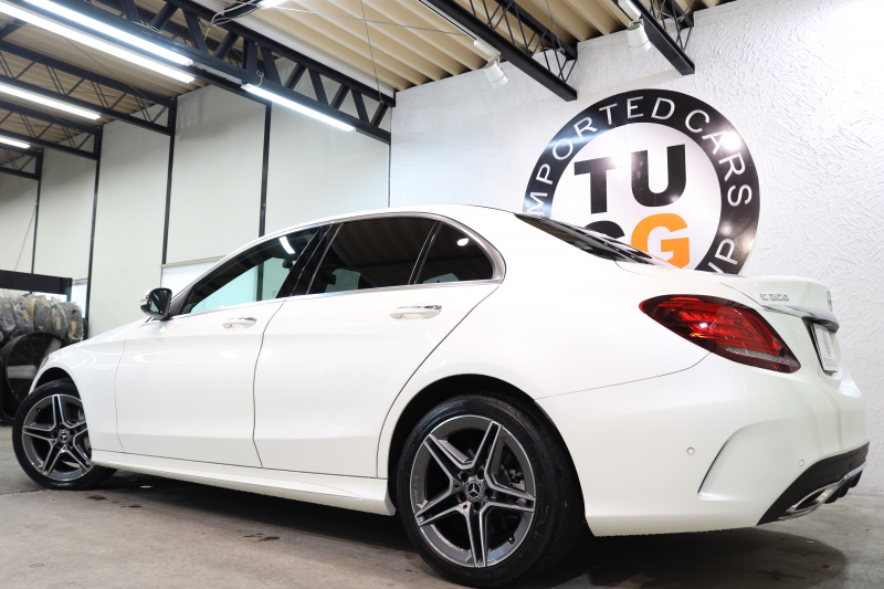 メルセデスベンツ Cクラス C200 AVG AMGﾗｲﾝ ﾚｻﾞｰｴｸｽｸﾙｰｼﾌﾞ&ﾚｰﾀﾞｰｾｰﾌﾃｨPKG　BSG搭載 後期 ｷｰﾚｽｺﾞｰ 黒本革 ﾍｯﾄﾞｱｯﾌﾟD HDDﾅﾋﾞTV ｽﾏﾎ連携 ﾌﾞﾙﾒｽﾀｰ ﾊﾞｯｸｶﾒﾗ PTS LEDﾗｲﾄ ﾊﾝｽﾞﾌﾘｰA AMGｴｱﾛ&18AW ｴｱｻｽ 9AT　2年保証