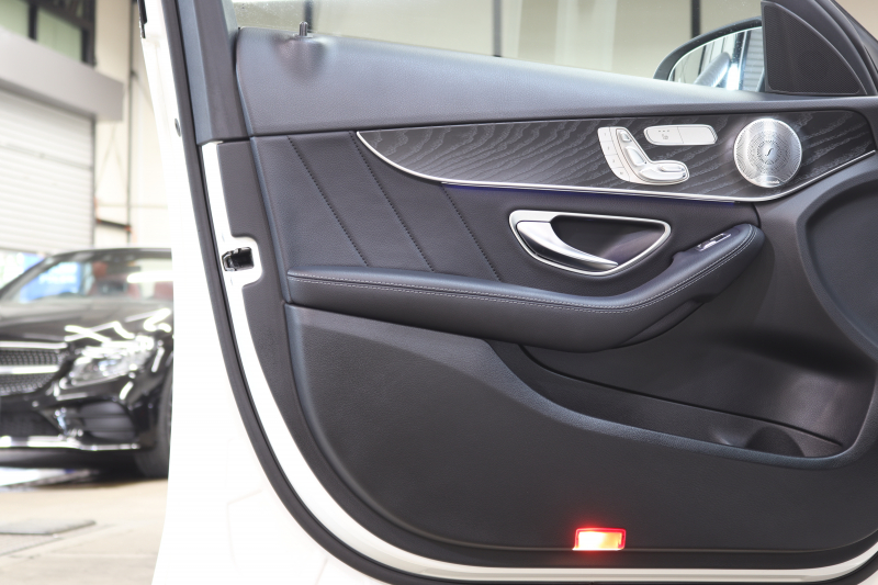 メルセデスベンツ Cクラス C200 AVG AMGﾗｲﾝ ﾚｻﾞｰｴｸｽｸﾙｰｼﾌﾞ&ﾚｰﾀﾞｰｾｰﾌﾃｨPKG　BSG搭載 後期 ｷｰﾚｽｺﾞｰ 黒本革 ﾍｯﾄﾞｱｯﾌﾟD HDDﾅﾋﾞTV ｽﾏﾎ連携 ﾌﾞﾙﾒｽﾀｰ ﾊﾞｯｸｶﾒﾗ PTS LEDﾗｲﾄ ﾊﾝｽﾞﾌﾘｰA AMGｴｱﾛ&18AW ｴｱｻｽ 9AT　2年保証