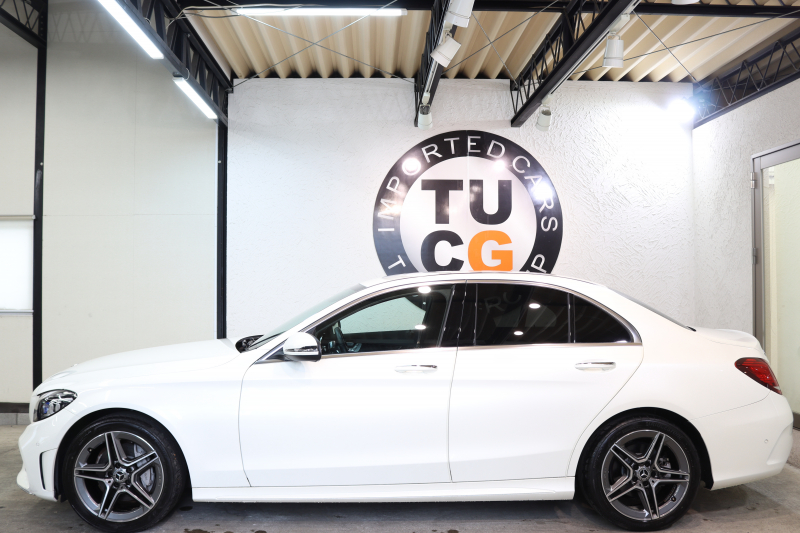 メルセデスベンツ Cクラス C200 AVG AMGﾗｲﾝ ﾚｻﾞｰｴｸｽｸﾙｰｼﾌﾞ&ﾚｰﾀﾞｰｾｰﾌﾃｨPKG　BSG搭載 後期 ｷｰﾚｽｺﾞｰ 黒本革 ﾍｯﾄﾞｱｯﾌﾟD HDDﾅﾋﾞTV ｽﾏﾎ連携 ﾌﾞﾙﾒｽﾀｰ ﾊﾞｯｸｶﾒﾗ PTS LEDﾗｲﾄ ﾊﾝｽﾞﾌﾘｰA AMGｴｱﾛ&18AW ｴｱｻｽ 9AT　2年保証