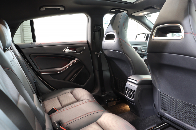 メルセデスベンツ CLAクラス CLA180ｼｭｰﾃｨﾝｸﾞﾌﾞﾚｰｸ ｽﾎﾟｰﾂ AMGﾚｻﾞｰｴｸｽｸﾙｰｼﾌﾞ&ﾚｰﾀﾞｰｾｰﾌﾃｨPKG　後期 ｷｰﾚｽｺﾞｰ 黒本革 ﾊﾟﾉﾗﾏSR HDDﾅﾋﾞTV&ｷｬﾝｾﾗｰ ｽﾏﾎ連携 harman/kardon ﾊﾞｯｸｶﾒﾗ PTS LEDﾗｲﾄ 自動Rｹﾞｰﾄ ﾊﾝｽﾞﾌﾘｰA AMGｴｱﾛ&18AW 7AT　2年保証