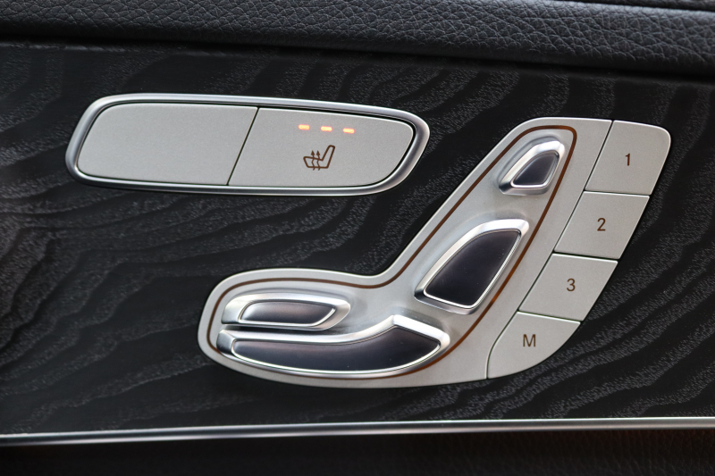 メルセデスベンツ Cクラス C200 AVG AMGﾗｲﾝ ﾚｰﾀﾞｰｾｰﾌﾃｨPKG　中期 C43仕様 ｷｰﾚｽｺﾞｰ 黒革 HDDﾅﾋﾞTV BT音楽 ﾊﾞｯｸｶﾒﾗ PTS DSRC LEDﾍｯﾄﾞﾗｲﾄ AMGｴｱﾛ&18AW C43ｸﾞﾘﾙ ﾄﾗﾝｸｽﾎﾟｲﾗ- ｴｸﾞｿﾞｰｽﾄｴﾝﾄﾞ ﾀﾞｲﾅﾐｯｸS ｴｱｻｽ 9AT　2年保証