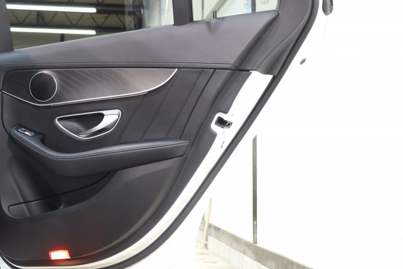 メルセデスベンツ Cクラス C200 AVG AMGﾗｲﾝ ﾚｰﾀﾞｰｾｰﾌﾃｨPKG　中期 C43仕様 ｷｰﾚｽｺﾞｰ 黒革 HDDﾅﾋﾞTV BT音楽 ﾊﾞｯｸｶﾒﾗ PTS DSRC LEDﾍｯﾄﾞﾗｲﾄ AMGｴｱﾛ&18AW C43ｸﾞﾘﾙ ﾄﾗﾝｸｽﾎﾟｲﾗ- ｴｸﾞｿﾞｰｽﾄｴﾝﾄﾞ ﾀﾞｲﾅﾐｯｸS ｴｱｻｽ 9AT　2年保証