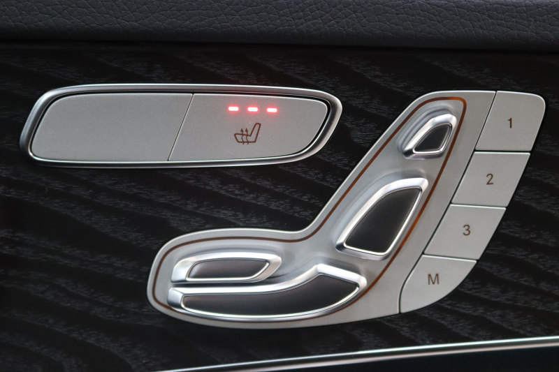 メルセデスベンツ Cクラス C250 ｽﾎﾟｰﾂ ﾚｻﾞｰｴｸｽｸﾙｰｼﾌﾞ&ﾚｰﾀﾞｰｾｰﾌﾃｨPKG ｷｰﾚｽｺﾞｰ 黒本革 HUD HDDﾅﾋﾞTV ﾌﾞﾙﾒｽﾀ BT音楽 ﾊﾞｯｸｶﾒﾗ PTS LEDﾗｲﾄ 自動ﾄﾗﾝｸ ｴｱﾊﾞﾗﾝｽPKG AMGｴｱﾛ&18AW ｴｱｻｽ　2年保証