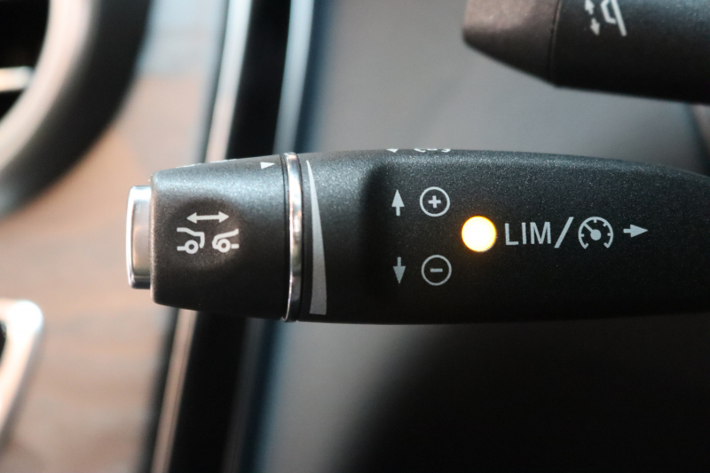 メルセデスベンツ Cクラス C250 ｽﾎﾟｰﾂ ﾚｻﾞｰｴｸｽｸﾙｰｼﾌﾞ&ﾚｰﾀﾞｰｾｰﾌﾃｨPKG ｷｰﾚｽｺﾞｰ 黒本革 HUD HDDﾅﾋﾞTV ﾌﾞﾙﾒｽﾀ BT音楽 ﾊﾞｯｸｶﾒﾗ PTS LEDﾗｲﾄ 自動ﾄﾗﾝｸ ｴｱﾊﾞﾗﾝｽPKG AMGｴｱﾛ&18AW ｴｱｻｽ　2年保証