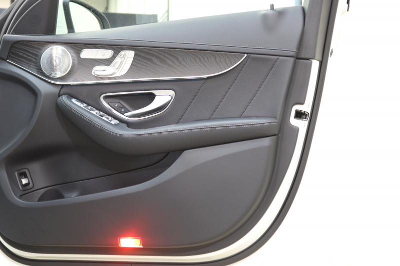 メルセデスベンツ Cクラス C250 ｽﾎﾟｰﾂ ﾚｻﾞｰｴｸｽｸﾙｰｼﾌﾞ&ﾚｰﾀﾞｰｾｰﾌﾃｨPKG ｷｰﾚｽｺﾞｰ 黒本革 HUD HDDﾅﾋﾞTV ﾌﾞﾙﾒｽﾀ BT音楽 ﾊﾞｯｸｶﾒﾗ PTS LEDﾗｲﾄ 自動ﾄﾗﾝｸ ｴｱﾊﾞﾗﾝｽPKG AMGｴｱﾛ&18AW ｴｱｻｽ　2年保証