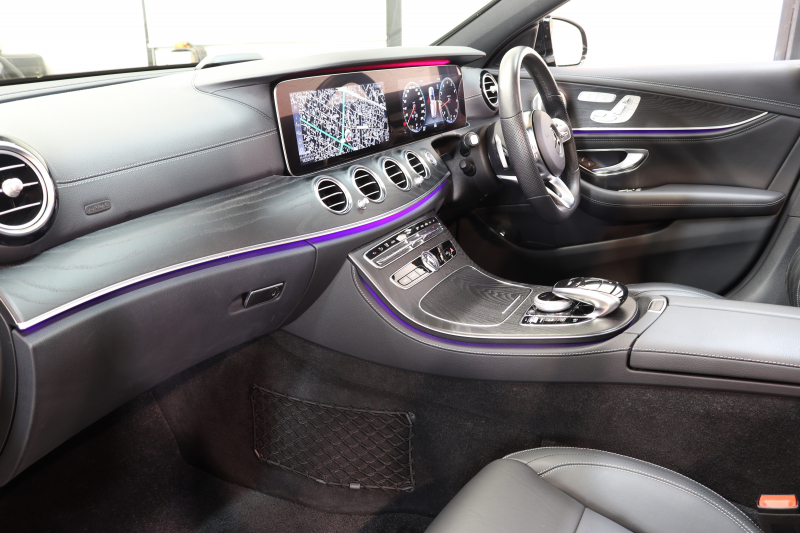 メルセデスベンツ Eクラス E300ｽﾃｰｼｮﾝﾜｺﾞﾝ AVG ｽﾎﾟｰﾂ ｴｸｽｸﾙｰｼﾌﾞ&ﾚｰﾀﾞｰｾｰﾌﾃｨPKG　中期 NEWｽﾃｱﾘﾝｸﾞ ｷｰﾚｽｺﾞｰ 黒本革 ﾊﾟﾉﾗﾏSR ﾍｯﾄﾞｱｯﾌﾟD HDDﾅﾋﾞTV ｽﾏﾎ連携 ﾌﾞﾙﾒｽﾀｰ 360ｶﾒﾗ PTS LEDﾗｲﾄ ﾊﾝｽﾞﾌﾘｰA AMGｴｱﾛ&19AW ﾀﾞｲﾅﾐｯｸS 9AT　2年保証