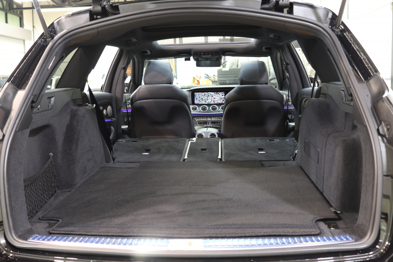 メルセデスベンツ Eクラス E300ｽﾃｰｼｮﾝﾜｺﾞﾝ AVG ｽﾎﾟｰﾂ ｴｸｽｸﾙｰｼﾌﾞ&ﾚｰﾀﾞｰｾｰﾌﾃｨPKG　中期 NEWｽﾃｱﾘﾝｸﾞ ｷｰﾚｽｺﾞｰ 黒本革 ﾊﾟﾉﾗﾏSR ﾍｯﾄﾞｱｯﾌﾟD HDDﾅﾋﾞTV ｽﾏﾎ連携 ﾌﾞﾙﾒｽﾀｰ 360ｶﾒﾗ PTS LEDﾗｲﾄ ﾊﾝｽﾞﾌﾘｰA AMGｴｱﾛ&19AW ﾀﾞｲﾅﾐｯｸS 9AT　2年保証