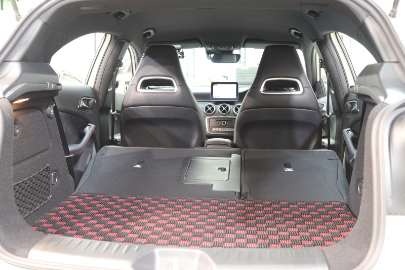 メルセデスベンツ Aクラス A180ｽﾎﾟｰﾂ ﾚｰﾀﾞｰｾｰﾌﾃｨPKG　後期 ｷｰﾚｽｺﾞｰ ﾌﾞﾗｯｸﾚｻﾞｰDINAMICAｼｰﾄ ｼｰﾄﾋｰﾀｰ HDDﾅﾋﾞTV BT音楽 ﾊﾞｯｸｶﾒﾗ PTS LEDﾗｲﾄ AMGｴｱﾛ&18AW ﾀﾞｲﾅﾐｯｸS ｽﾎﾟｰﾂｻｽﾍﾟﾝｼｮﾝ 7AT　2年保証