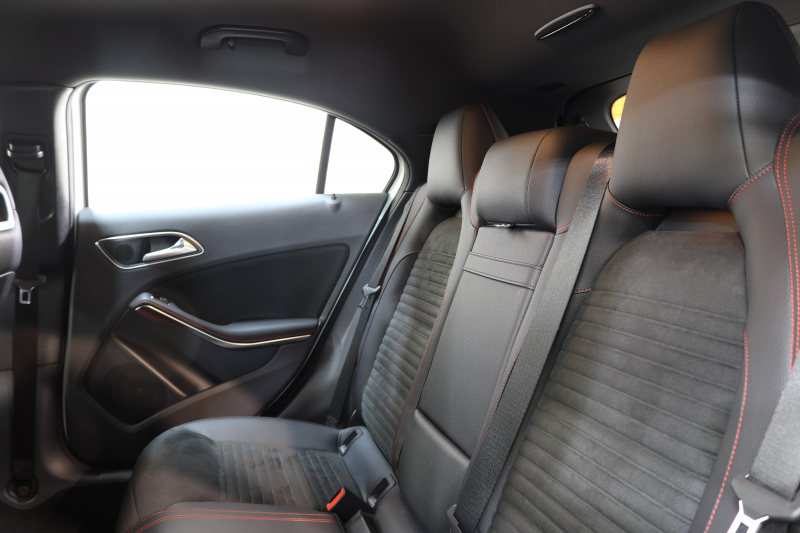 メルセデスベンツ Aクラス A180ｽﾎﾟｰﾂ ﾚｰﾀﾞｰｾｰﾌﾃｨPKG　後期 ｷｰﾚｽｺﾞｰ ﾌﾞﾗｯｸﾚｻﾞｰDINAMICAｼｰﾄ ｼｰﾄﾋｰﾀｰ HDDﾅﾋﾞTV BT音楽 ﾊﾞｯｸｶﾒﾗ PTS LEDﾗｲﾄ AMGｴｱﾛ&18AW ﾀﾞｲﾅﾐｯｸS ｽﾎﾟｰﾂｻｽﾍﾟﾝｼｮﾝ 7AT　2年保証