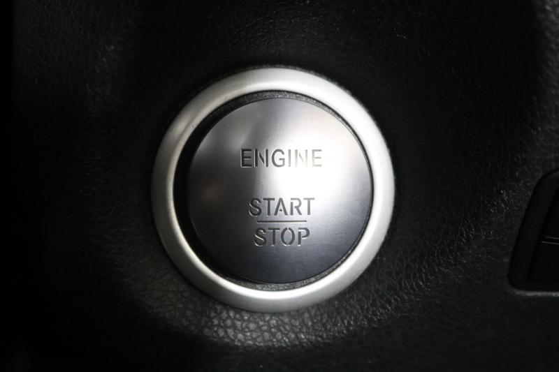 メルセデスベンツ GLA GLA220 4MATIC ﾚｰﾀﾞｰｾｰﾌﾃｨPKG　後期 ｷｰﾚｽｺﾞｰ 黒革 ｼｰﾄﾋｰﾀｰ HDDﾅﾋﾞTV ｽﾏﾎ連携 BT音楽 ﾊﾞｯｸｶﾒﾗ PTS LEDｰHﾗｲﾄ ﾌｫｸﾞﾗﾝﾌﾟ ﾊﾝｽﾞﾌﾘｰA ﾀﾞｲﾅﾐｯｸS 7AT　2年保証