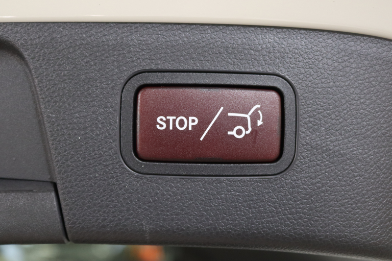 メルセデスベンツ GLA GLA220 4MATIC ﾚｰﾀﾞｰｾｰﾌﾃｨPKG　後期 ｷｰﾚｽｺﾞｰ 黒革 ｼｰﾄﾋｰﾀｰ HDDﾅﾋﾞTV ｽﾏﾎ連携 BT音楽 ﾊﾞｯｸｶﾒﾗ PTS LEDｰHﾗｲﾄ ﾌｫｸﾞﾗﾝﾌﾟ ﾊﾝｽﾞﾌﾘｰA ﾀﾞｲﾅﾐｯｸS 7AT　2年保証