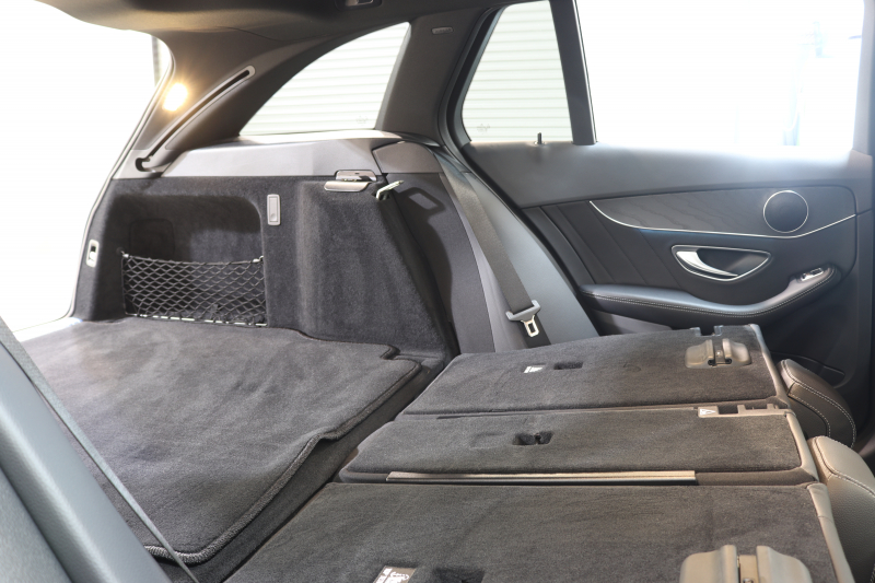 メルセデスベンツ Cクラス C200ｽﾃｰｼｮﾝﾜｺﾞﾝ AVG AMGﾗｲﾝ ﾚｰﾀﾞｰｾｰﾌﾃｨPKG　BSG搭載 後期 ｷｰﾚｽｺﾞｰ 黒革 HDDﾅﾋﾞTV ｽﾏﾎ連携 ﾊﾞｯｸｶﾒﾗ PTS LEDﾗｲﾄ 自動Rｹﾞｰﾄ AMGｴｱﾛ&18AW ﾀﾞｲﾅﾐｯｸS ｴｱｻｽ 9AT　2年保証