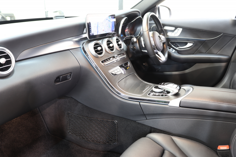 メルセデスベンツ Cクラス C200ｽﾃｰｼｮﾝﾜｺﾞﾝ AVG AMGﾗｲﾝ ﾚｰﾀﾞｰｾｰﾌﾃｨPKG　BSG搭載 後期 ｷｰﾚｽｺﾞｰ 黒革 HDDﾅﾋﾞTV ｽﾏﾎ連携 ﾊﾞｯｸｶﾒﾗ PTS LEDﾗｲﾄ 自動Rｹﾞｰﾄ AMGｴｱﾛ&18AW ﾀﾞｲﾅﾐｯｸS ｴｱｻｽ 9AT　2年保証