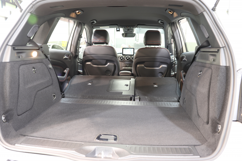 メルセデスベンツ Bクラス B250 4MATIC ｽﾎﾟｰﾂ AMGﾚｻﾞｰｴｸｽｸﾙｰｼﾌﾞ&ﾚｰﾀﾞｰｾｰﾌﾃｨPKG　後期 1ｵｰﾅｰ ｷｰﾚｽｺﾞｰ 黒本革 HDDﾅﾋﾞTV BT音楽 harman/kardon PTS LEDﾗｲﾄ AMGｴｱﾛ&18AW EASY-VARIO PLUS 7AT　2年保証