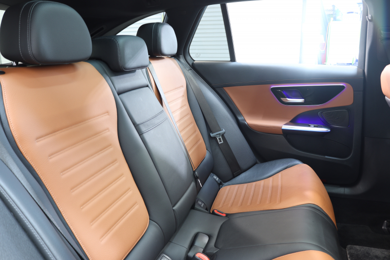 メルセデスベンツ Cクラス C200ｽﾃｰｼｮﾝﾜｺﾞﾝ AVG AMGﾗｲﾝ ﾚｻﾞｰｴｸｽｸﾙｰｼﾌﾞ&ﾍﾞｰｼｯｸ&ﾚｰﾀﾞｰｾｰﾌﾃｨPKG　ISG搭載 ｷｰﾚｽｺﾞｰ 茶/黒本革 ﾊﾟﾉﾗﾏSR ﾍｯﾄﾞｱｯﾌﾟD MBUXﾅﾋﾞTV ｽﾏﾎ連携 360ｶﾒﾗ PTS LEDﾗｲﾄ 自動Rｹﾞｰﾄ AMGｴｱﾛ&18AW ﾜｲﾔﾚｽ充電 9AT　2年保証