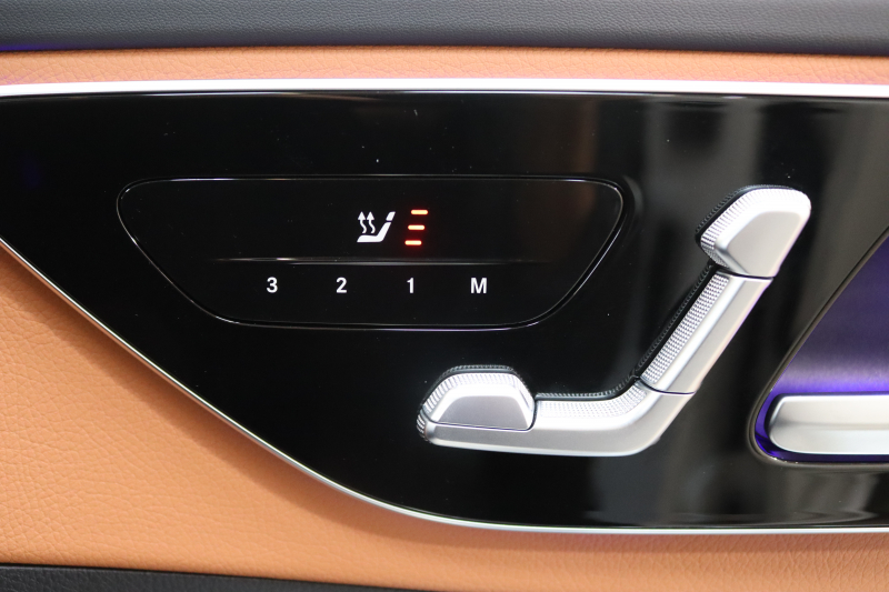 メルセデスベンツ Cクラス C200ｽﾃｰｼｮﾝﾜｺﾞﾝ AVG AMGﾗｲﾝ ﾚｻﾞｰｴｸｽｸﾙｰｼﾌﾞ&ﾍﾞｰｼｯｸ&ﾚｰﾀﾞｰｾｰﾌﾃｨPKG　ISG搭載 ｷｰﾚｽｺﾞｰ 茶/黒本革 ﾊﾟﾉﾗﾏSR ﾍｯﾄﾞｱｯﾌﾟD MBUXﾅﾋﾞTV ｽﾏﾎ連携 360ｶﾒﾗ PTS LEDﾗｲﾄ 自動Rｹﾞｰﾄ AMGｴｱﾛ&18AW ﾜｲﾔﾚｽ充電 9AT　2年保証