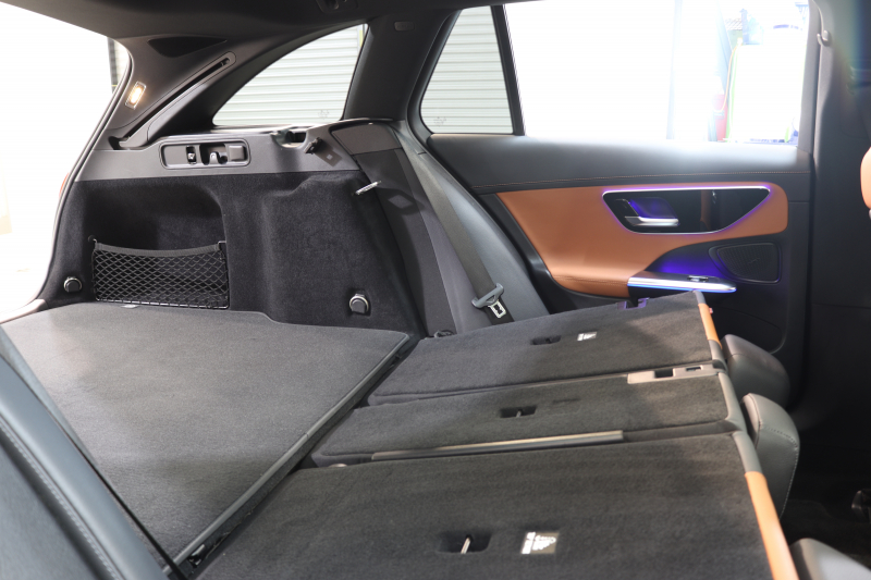 メルセデスベンツ Cクラス C200ｽﾃｰｼｮﾝﾜｺﾞﾝ AVG AMGﾗｲﾝ ﾚｻﾞｰｴｸｽｸﾙｰｼﾌﾞ&ﾍﾞｰｼｯｸ&ﾚｰﾀﾞｰｾｰﾌﾃｨPKG　ISG搭載 ｷｰﾚｽｺﾞｰ 茶/黒本革 ﾊﾟﾉﾗﾏSR ﾍｯﾄﾞｱｯﾌﾟD MBUXﾅﾋﾞTV ｽﾏﾎ連携 360ｶﾒﾗ PTS LEDﾗｲﾄ 自動Rｹﾞｰﾄ AMGｴｱﾛ&18AW ﾜｲﾔﾚｽ充電 9AT　2年保証