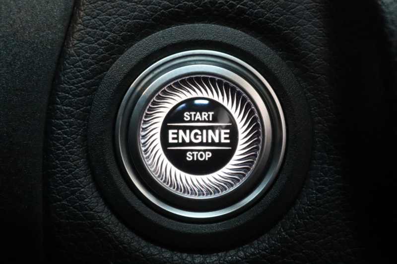 メルセデスベンツ Cクラス C200 AVG AMGﾗｲﾝ ﾚｻﾞｰｴｸｽｸﾙｰｼﾌﾞ&ﾚｰﾀﾞｰｾｰﾌﾃｨPKG　BSG搭載 後期 ｷｰﾚｽｺﾞｰ 黒本革 ﾍｯﾄﾞｱｯﾌﾟD HDDﾅﾋﾞTV ｽﾏﾎ連携 ﾌﾞﾙﾒｽﾀｰ ﾊﾞｯｸｶﾒﾗ PTS LEDﾗｲﾄ ﾊﾝｽﾞﾌﾘｰA AMGｴｱﾛ&18AW ﾀﾞｲﾅﾐｯｸS ｴｱｻｽ 9AT　2年保証