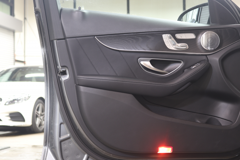 メルセデスベンツ Cクラス C200 AVG AMGﾗｲﾝ ﾚｻﾞｰｴｸｽｸﾙｰｼﾌﾞ&ﾚｰﾀﾞｰｾｰﾌﾃｨPKG　BSG搭載 後期 ｷｰﾚｽｺﾞｰ 黒本革 ﾍｯﾄﾞｱｯﾌﾟD HDDﾅﾋﾞTV ｽﾏﾎ連携 ﾌﾞﾙﾒｽﾀｰ ﾊﾞｯｸｶﾒﾗ PTS LEDﾗｲﾄ ﾊﾝｽﾞﾌﾘｰA AMGｴｱﾛ&18AW ﾀﾞｲﾅﾐｯｸS ｴｱｻｽ 9AT　2年保証