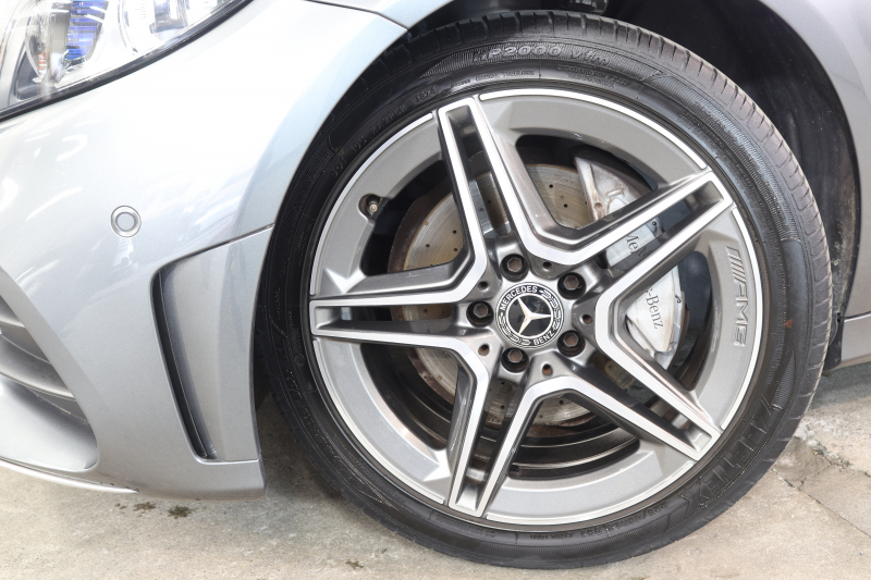 メルセデスベンツ Cクラス C200 AVG AMGﾗｲﾝ ﾚｻﾞｰｴｸｽｸﾙｰｼﾌﾞ&ﾚｰﾀﾞｰｾｰﾌﾃｨPKG　BSG搭載 後期 ｷｰﾚｽｺﾞｰ 黒本革 ﾍｯﾄﾞｱｯﾌﾟD HDDﾅﾋﾞTV ｽﾏﾎ連携 ﾌﾞﾙﾒｽﾀｰ ﾊﾞｯｸｶﾒﾗ PTS LEDﾗｲﾄ ﾊﾝｽﾞﾌﾘｰA AMGｴｱﾛ&18AW ﾀﾞｲﾅﾐｯｸS ｴｱｻｽ 9AT　2年保証