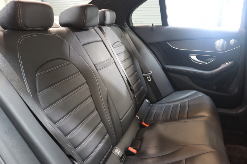 メルセデスベンツ Cクラス C200 AVG AMGﾗｲﾝ ﾚｻﾞｰｴｸｽｸﾙｰｼﾌﾞ&ﾚｰﾀﾞｰｾｰﾌﾃｨPKG　BSG搭載 後期 ｷｰﾚｽｺﾞｰ 黒本革 ﾍｯﾄﾞｱｯﾌﾟD HDDﾅﾋﾞTV ｽﾏﾎ連携 ﾌﾞﾙﾒｽﾀｰ ﾊﾞｯｸｶﾒﾗ PTS LEDﾗｲﾄ ﾊﾝｽﾞﾌﾘｰA AMGｴｱﾛ&18AW ﾀﾞｲﾅﾐｯｸS ｴｱｻｽ 9AT　2年保証