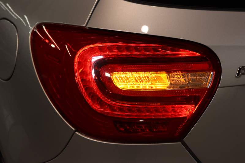 AMG Aクラス A45 4MATIC AMGｴｸｽｸﾙｰｼﾌﾞ&ﾚｰﾀﾞｰｾｰﾌﾃｨPKG　黒本革 ｼｰﾄﾋｰﾀｰ HDDﾅﾋﾞTV BT音楽 ﾊﾞｯｸｶﾒﾗ PTS ｷｾﾉﾝ AMG専用装備&ﾁｭｰﾆﾝｸﾞ 7AT　2年保証