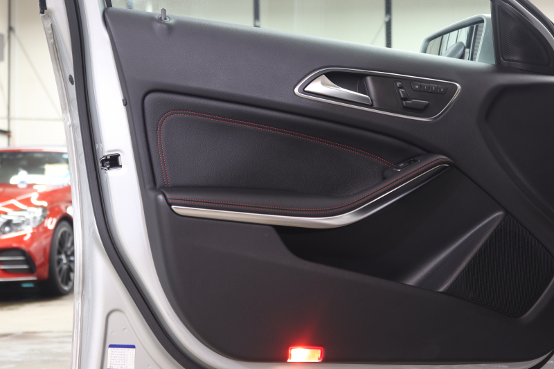 AMG Aクラス A45 4MATIC AMGｴｸｽｸﾙｰｼﾌﾞ&ﾚｰﾀﾞｰｾｰﾌﾃｨPKG　黒本革 ｼｰﾄﾋｰﾀｰ HDDﾅﾋﾞTV BT音楽 ﾊﾞｯｸｶﾒﾗ PTS ｷｾﾉﾝ AMG専用装備&ﾁｭｰﾆﾝｸﾞ 7AT　2年保証