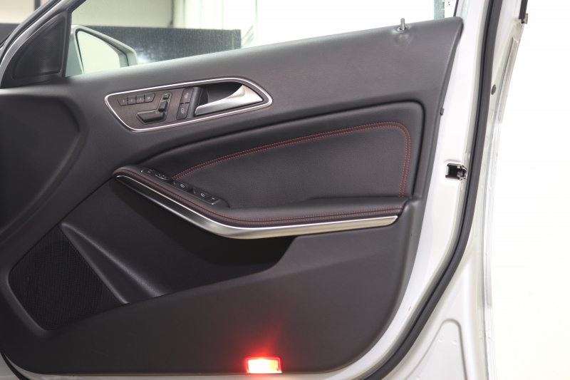 AMG Aクラス A45 4MATIC AMGｴｸｽｸﾙｰｼﾌﾞ&ﾚｰﾀﾞｰｾｰﾌﾃｨPKG　黒本革 ｼｰﾄﾋｰﾀｰ HDDﾅﾋﾞTV BT音楽 ﾊﾞｯｸｶﾒﾗ PTS ｷｾﾉﾝ AMG専用装備&ﾁｭｰﾆﾝｸﾞ 7AT　2年保証