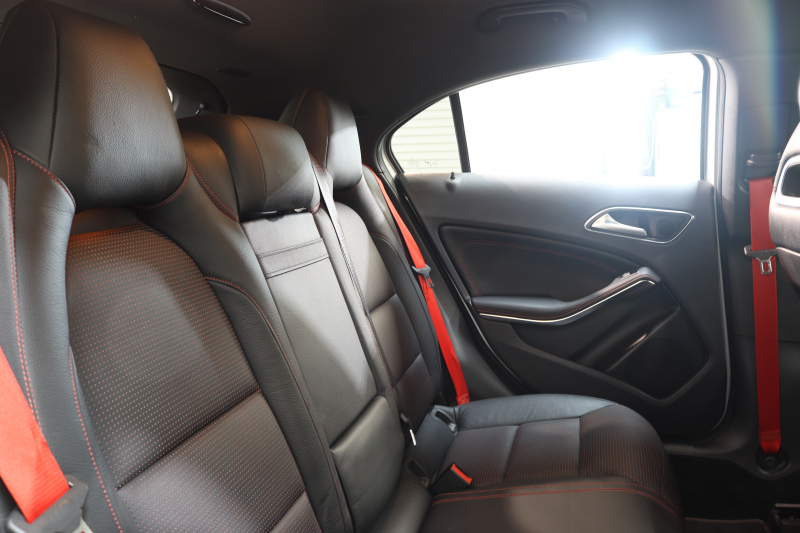 AMG Aクラス A45 4MATIC AMGｴｸｽｸﾙｰｼﾌﾞ&ﾚｰﾀﾞｰｾｰﾌﾃｨPKG　黒本革 ｼｰﾄﾋｰﾀｰ HDDﾅﾋﾞTV BT音楽 ﾊﾞｯｸｶﾒﾗ PTS ｷｾﾉﾝ AMG専用装備&ﾁｭｰﾆﾝｸﾞ 7AT　2年保証