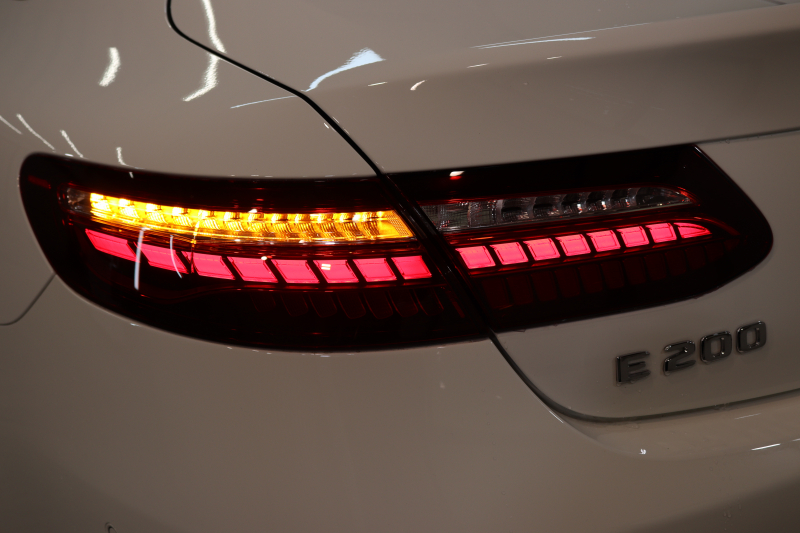 メルセデスベンツ Eクラス E200ｸｰﾍﾟ ｽﾎﾟｰﾂ ﾚｻﾞｰ&ﾚｰﾀﾞｰｾｰﾌﾃｨPKG　BSG搭載 後期 1ｵｰﾅｰ ｷｰﾚｽｺﾞｰ 黒本革 ﾊﾟﾉﾗﾏSR ﾍｯﾄﾞｱｯﾌﾟD MBUXﾅﾋﾞTV ｽﾏﾎ連携 ﾌﾞﾙﾒｽﾀｰ 360ｶﾒﾗ PTS LEDﾗｲﾄ AMGｴｱﾛ&19AW ﾀﾞｲﾅﾐｯｸS 9AT　2年保証