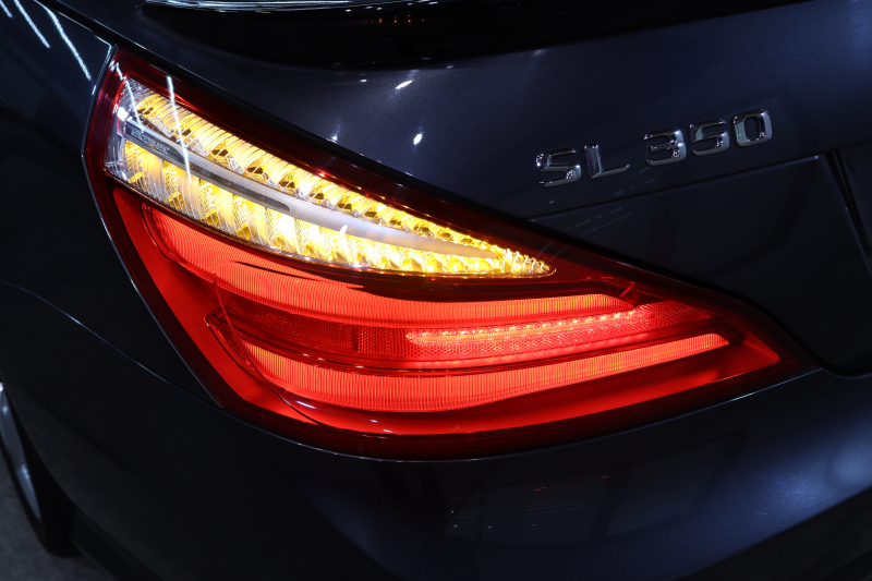 メルセデスベンツ SLクラス SL350 AMGｽﾎﾟｰﾂ&ﾚｰﾀﾞｰｾｰﾌﾃｨPKG　ｷｰﾚｽｺﾞｰ 赤本革 ｴｱｽｶｰﾌ ﾏｼﾞｯｸｽｶｲR HDDﾅﾋﾞTV BT音楽 ﾊﾞｯｸｶﾒﾗ PTS ｷｾﾉﾝ ﾊﾝｽﾞﾌﾘｰA AMGｴｱﾛ&19AW 7AT 希少色ﾃﾉﾗｲﾄｸﾞﾚｰ　2年保証