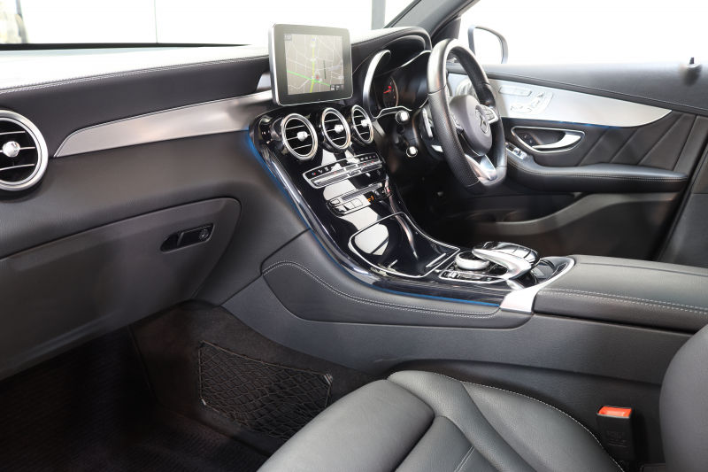 メルセデスベンツ GLC GLC250 4MATIC ｽﾎﾟｰﾂ 本革仕様 ﾚｰﾀﾞｰｾｰﾌﾃｨPKG　ｷｰﾚｽｺﾞｰ 黒本革 ﾊﾟﾉﾗﾏSR ﾍｯﾄﾞｱｯﾌﾟD HDDﾅﾋﾞTV BT音楽 ﾌﾞﾙﾒｽﾀｰ 360ｶﾒﾗ PTS LEDﾗｲﾄ ﾊﾝｽﾞﾌﾘｰA AMGｴｱﾛ&19AW ﾀﾞｲﾅﾐｯｸS 9AT　2年保証