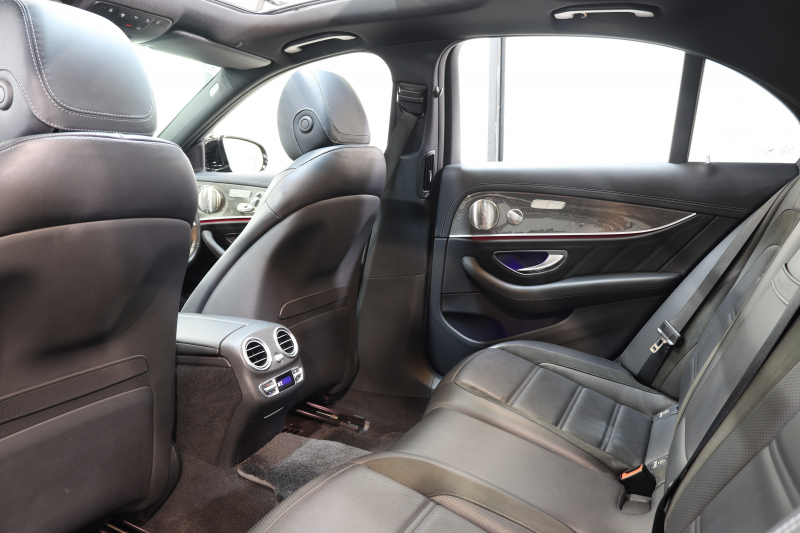 AMG Eクラス E53 4MATIC+ ｴｸｽｸﾙｰｼﾌﾞ&ﾚｰﾀﾞｰｾｰﾌﾃｨPKG　ISG搭載 後期 ｷｰﾚｽｺﾞｰ 黒本革 ﾍﾞﾝﾁﾚｰﾀｰ ﾊﾟﾉﾗﾏSR ﾍｯﾄﾞｱｯﾌﾟD MBUXﾅﾋﾞTV ｽﾏﾎ連携 ﾌﾞﾙﾒｽﾀｰ 360ｶﾒﾗ PTS LEDﾗｲﾄ 自動ﾄﾗﾝｸ AMG専用装備&ﾁｭｰﾆﾝｸﾞ ｸﾛｰｼﾞﾝｸﾞS 9AT　2年保証