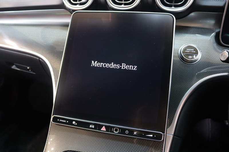 メルセデスベンツ Cクラス C200ｽﾃｰｼｮﾝﾜｺﾞﾝ AVG AMGﾗｲﾝ ﾚｻﾞｰｴｸｽｸﾙｰｼﾌﾞ&ﾍﾞｰｼｯｸ&ﾚｰﾀﾞｰｾｰﾌﾃｨPKG　ISG搭載 ｷｰﾚｽｺﾞｰ 赤/黒本革 ﾊﾟﾉﾗﾏSR ﾍｯﾄﾞｱｯﾌﾟD MBUXﾅﾋﾞTV&ARﾅﾋﾞ ｽﾏﾎ連携 360ｶﾒﾗ PTS LEDﾗｲﾄ 自動Rｹﾞｰﾄ AMGｴｱﾛ&18AW 9AT　2年保証