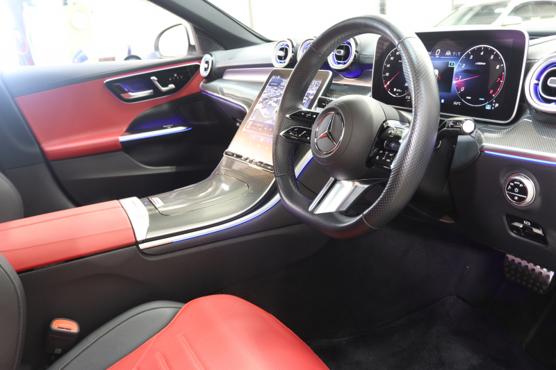 メルセデスベンツ Cクラス C200ｽﾃｰｼｮﾝﾜｺﾞﾝ AVG AMGﾗｲﾝ ﾚｻﾞｰｴｸｽｸﾙｰｼﾌﾞ&ﾍﾞｰｼｯｸ&ﾚｰﾀﾞｰｾｰﾌﾃｨPKG　ISG搭載 ｷｰﾚｽｺﾞｰ 赤/黒本革 ﾊﾟﾉﾗﾏSR ﾍｯﾄﾞｱｯﾌﾟD MBUXﾅﾋﾞTV&ARﾅﾋﾞ ｽﾏﾎ連携 360ｶﾒﾗ PTS LEDﾗｲﾄ 自動Rｹﾞｰﾄ AMGｴｱﾛ&18AW 9AT　2年保証