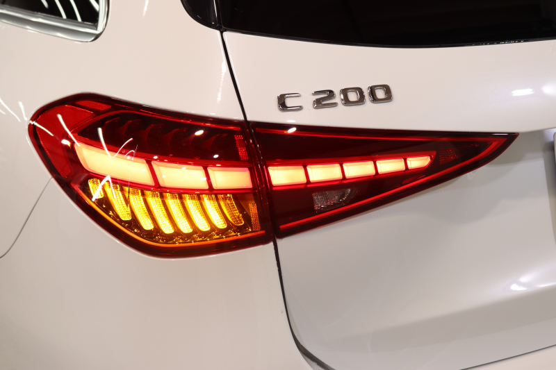 メルセデスベンツ Cクラス C200ｽﾃｰｼｮﾝﾜｺﾞﾝ AVG AMGﾗｲﾝ ﾚｻﾞｰｴｸｽｸﾙｰｼﾌﾞ&ﾍﾞｰｼｯｸ&ﾚｰﾀﾞｰｾｰﾌﾃｨPKG　ISG搭載 ｷｰﾚｽｺﾞｰ 赤/黒本革 ﾊﾟﾉﾗﾏSR ﾍｯﾄﾞｱｯﾌﾟD MBUXﾅﾋﾞTV&ARﾅﾋﾞ ｽﾏﾎ連携 360ｶﾒﾗ PTS LEDﾗｲﾄ 自動Rｹﾞｰﾄ AMGｴｱﾛ&18AW 9AT　2年保証